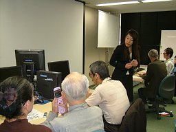 視覚障害者講習の様子（写真）